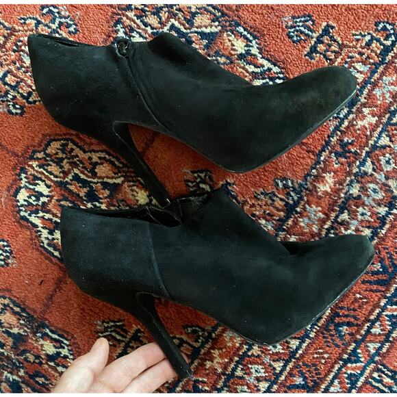 INC Gutsy Women's 7.5M Black Suede Ankle Booties Side Zip High Heels Shoes - Picture 2 of 7